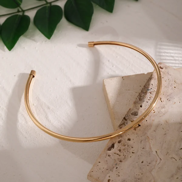 Simple Open Circle Choker Necklace - Image 4