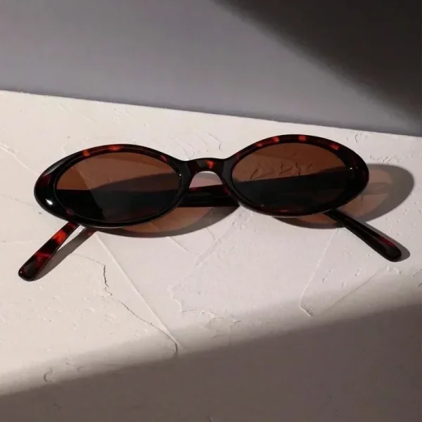 Women's Vintage Oval Sunglasses - Image 3