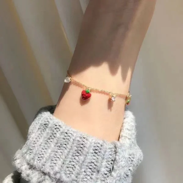 Fashion Exquisite Strawberry Bracelet