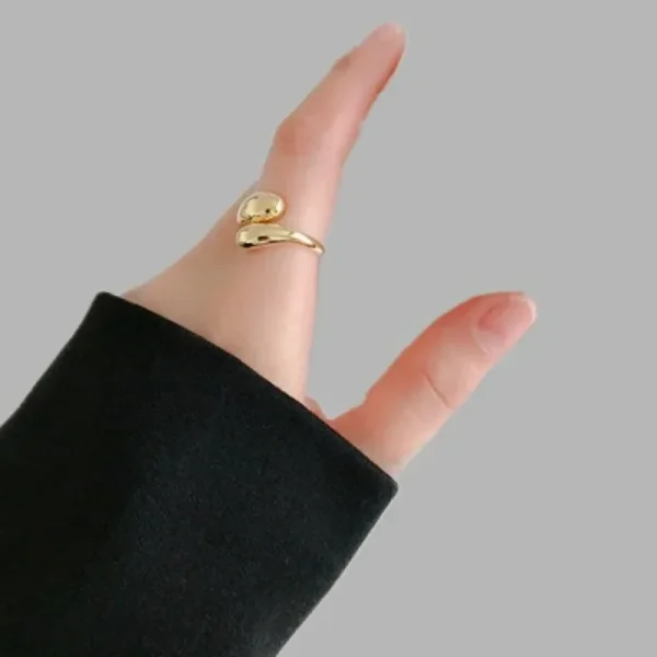 Elegant Geometric Hollow Ring - Image 4