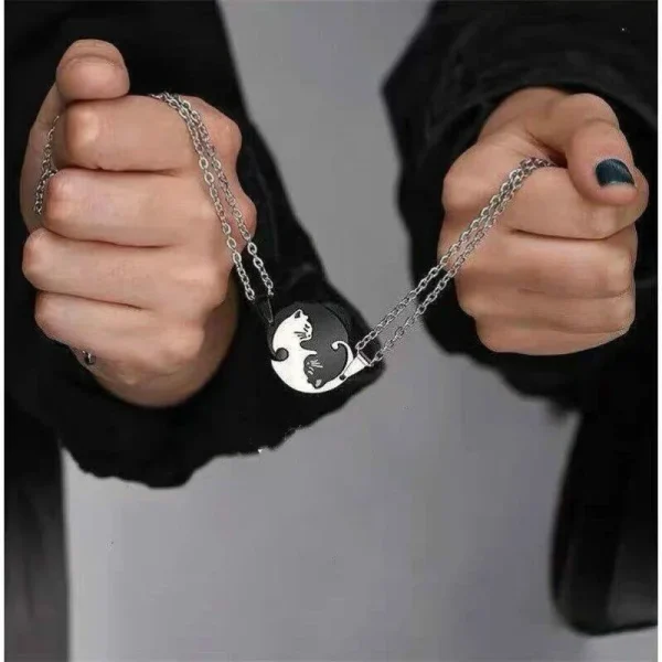 adorable two cat couple necklace
