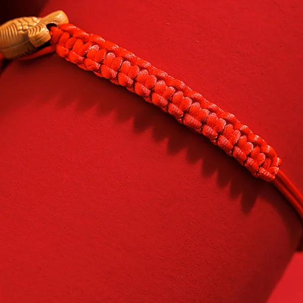 red string wooden fish bracelet